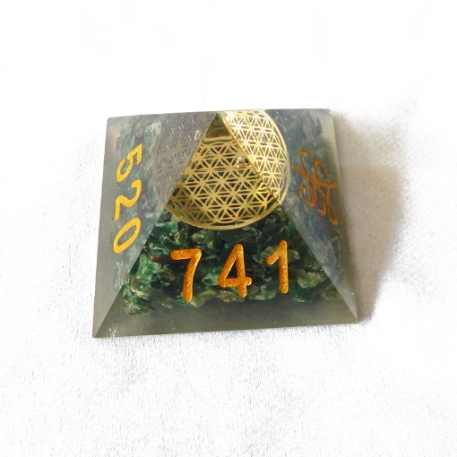Green Zibu Orgone Pyramid